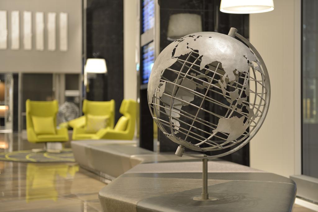 The Royal Park Hotel Tokyo Haneda Airport Terminal 3 Exterior foto "The world is flat"