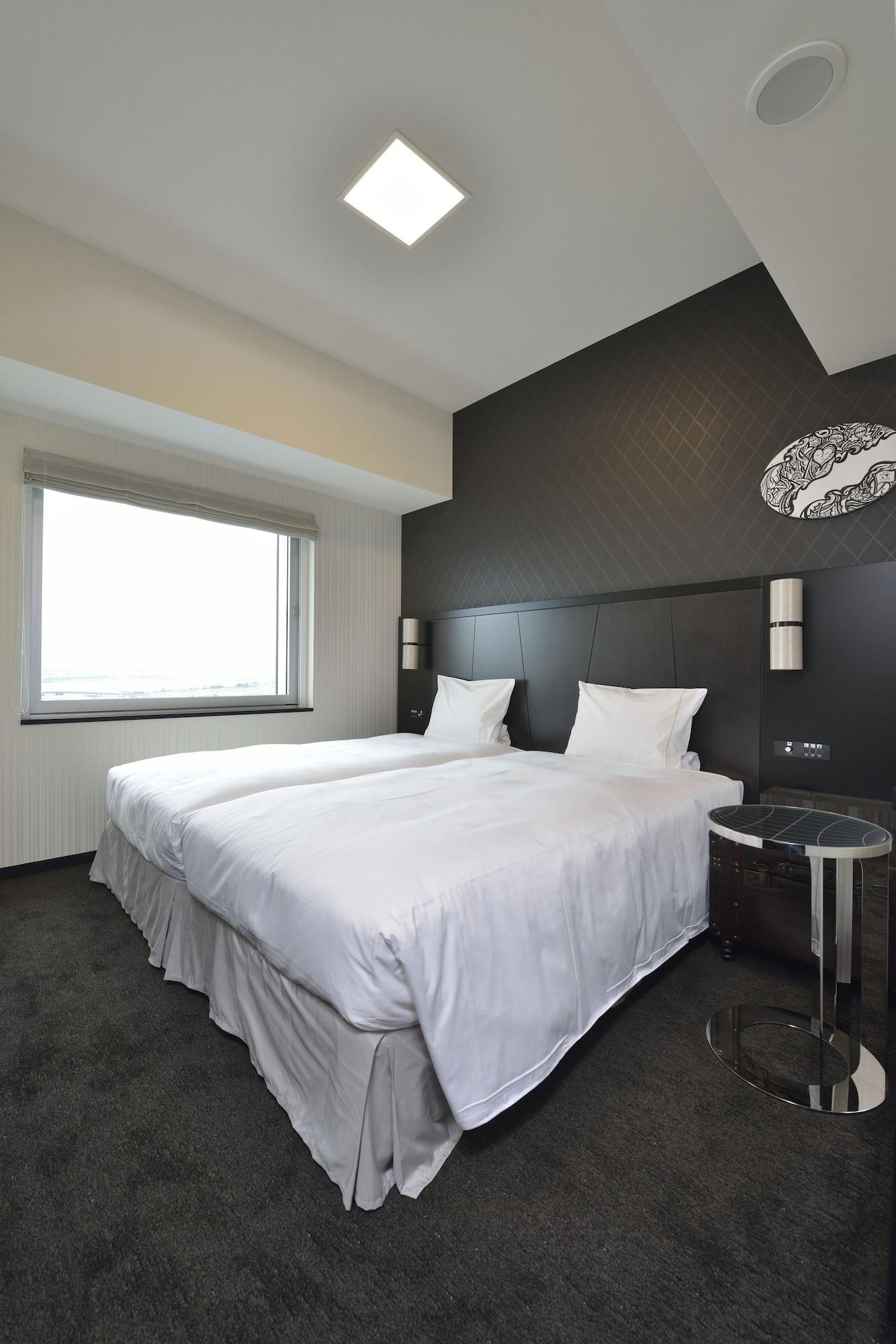 The Royal Park Hotel Tokyo Haneda Airport Terminal 3 Exterior foto A room at the hotel